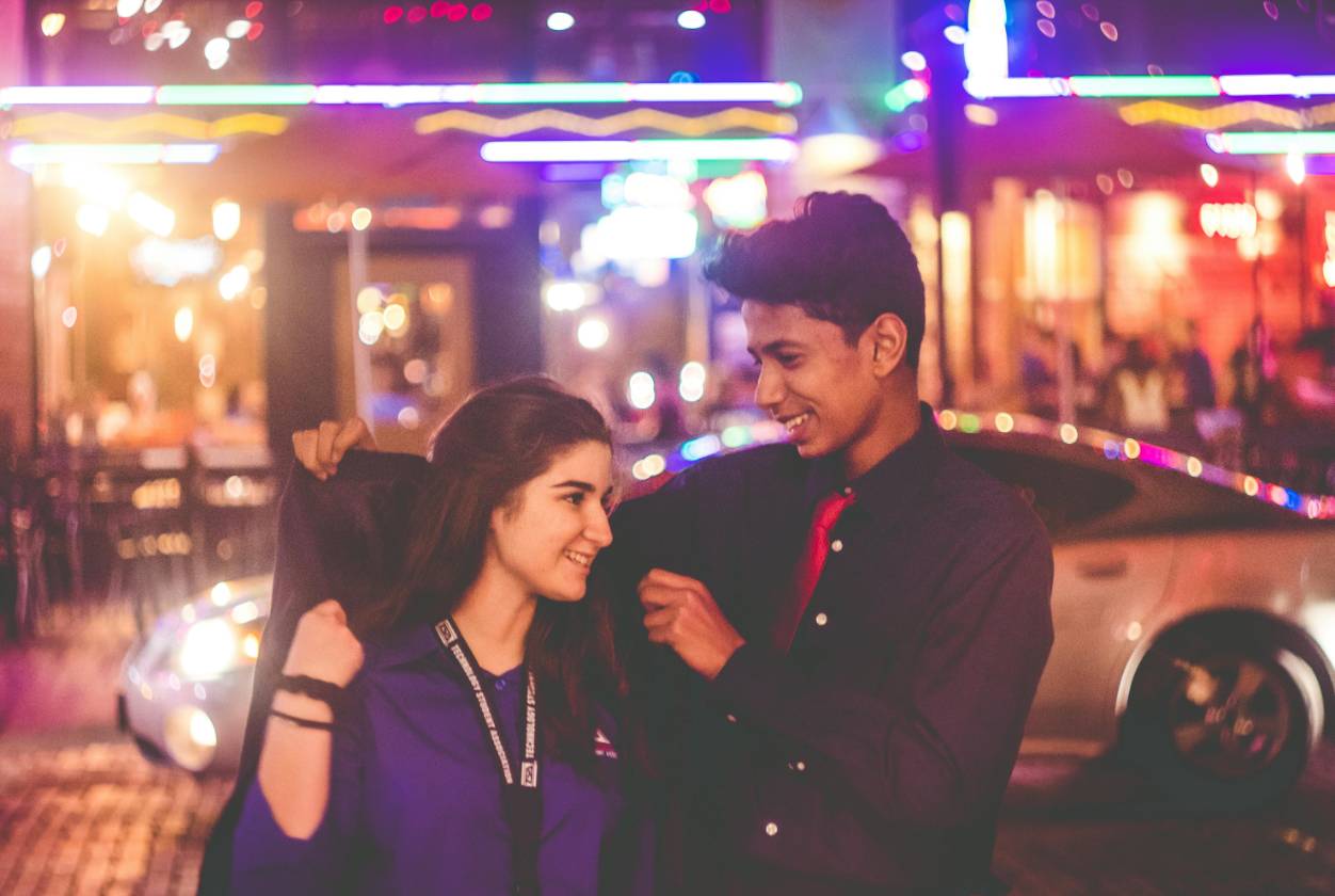 The Evolution of Modern Dating: From Traditional to Digital Love
